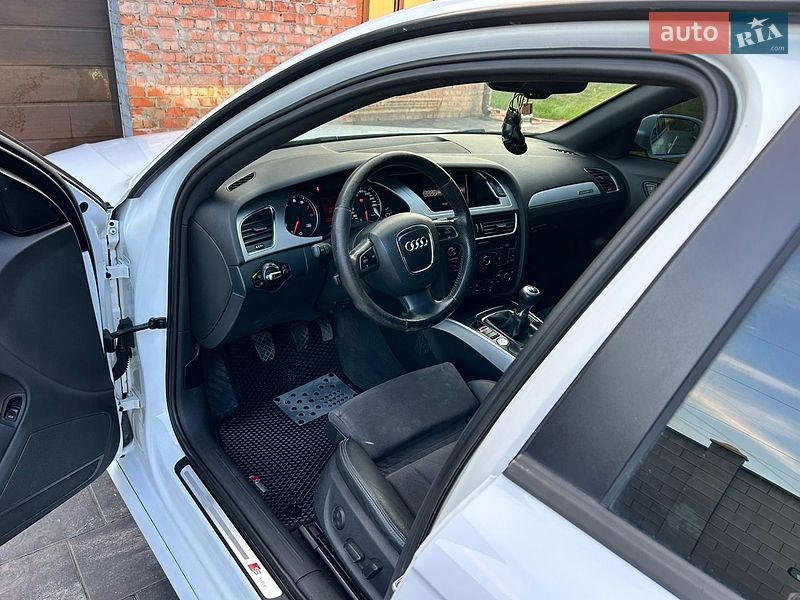 Седан Audi A4 2010 в Рівному