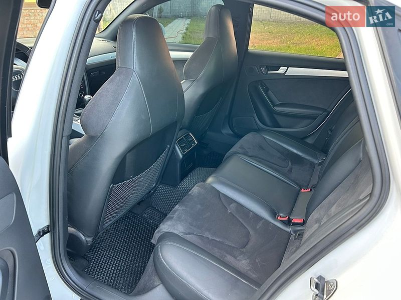 Седан Audi A4 2010 в Рівному