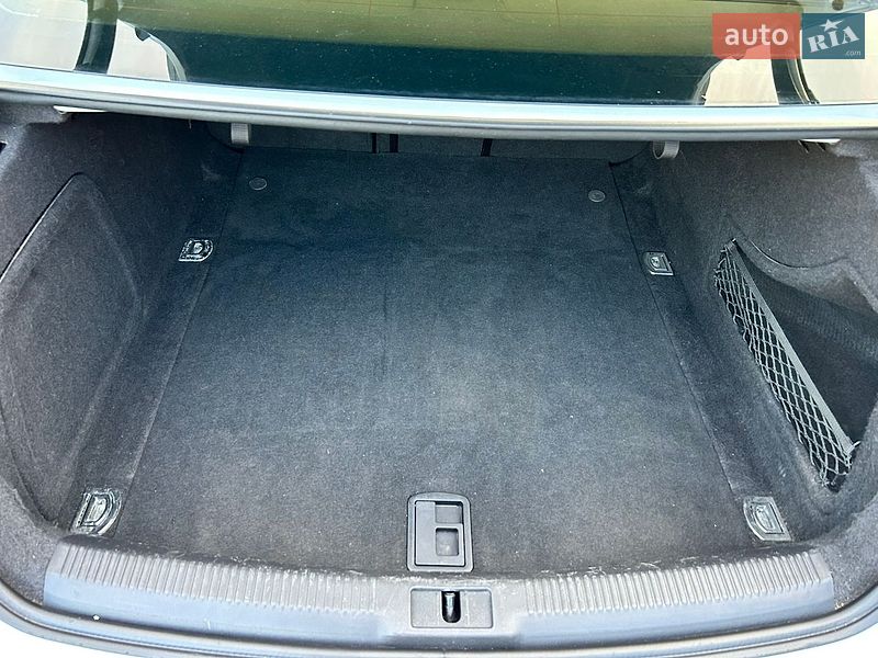 Седан Audi A4 2010 в Рівному