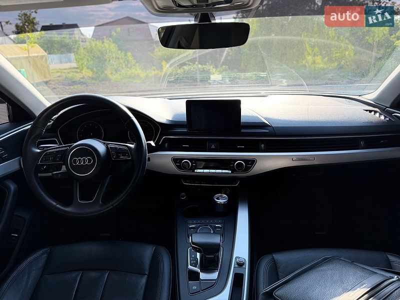 Седан Audi A4 2017 в Рівному