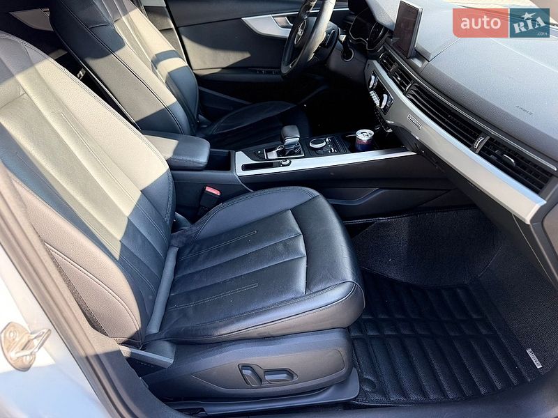 Седан Audi A4 2017 в Рівному