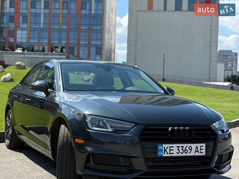 Седан Audi A4 2019 в Днепре