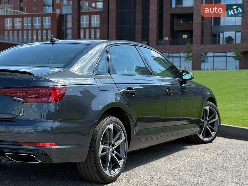 Седан Audi A4 2019 в Днепре