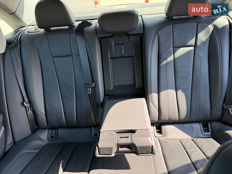 Седан Audi A4 2019 в Днепре