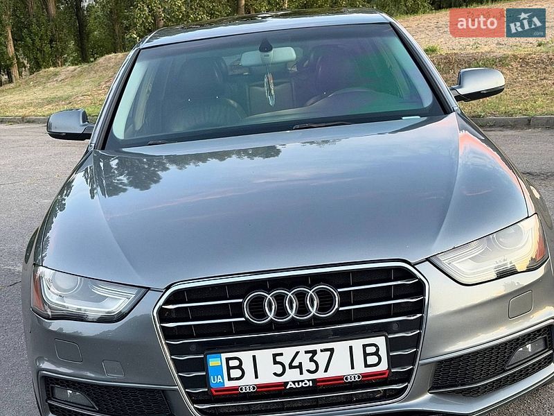 Седан Audi A4 2013 в Горішніх Плавнях