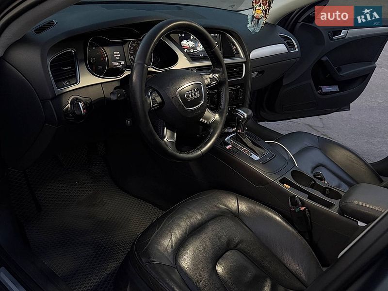 Седан Audi A4 2013 в Горішніх Плавнях