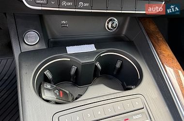 Седан Audi A4 2019 в Львові