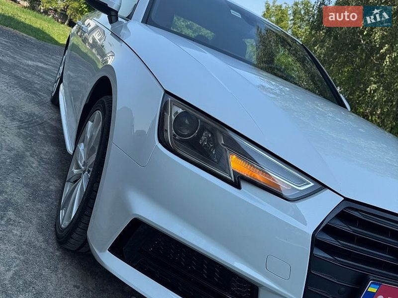 Седан Audi A4 2018 в Хмельницком