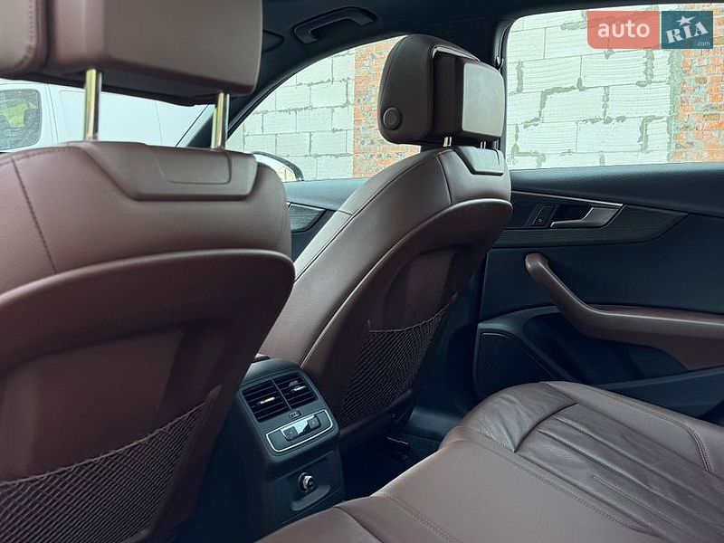 Седан Audi A4 2018 в Хмельницком