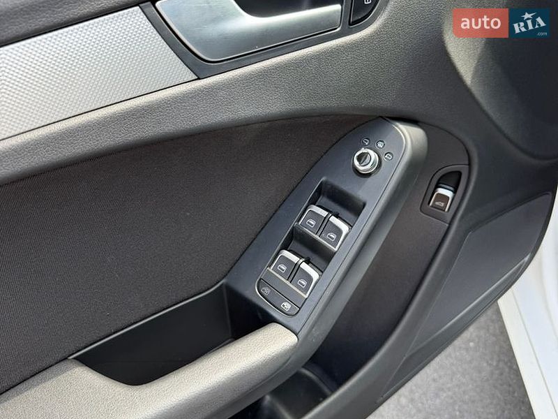 Седан Audi A4 2014 в Києві