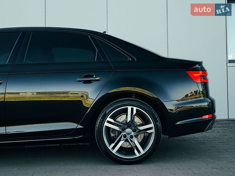 Седан Audi A4 2016 в Харкові