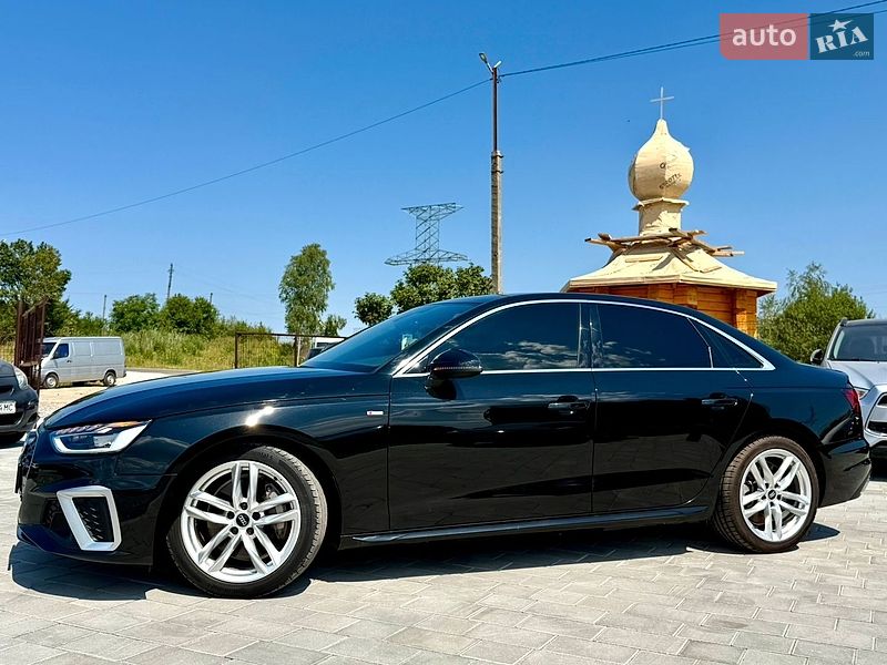 Седан Audi A4 2022 в Трускавце