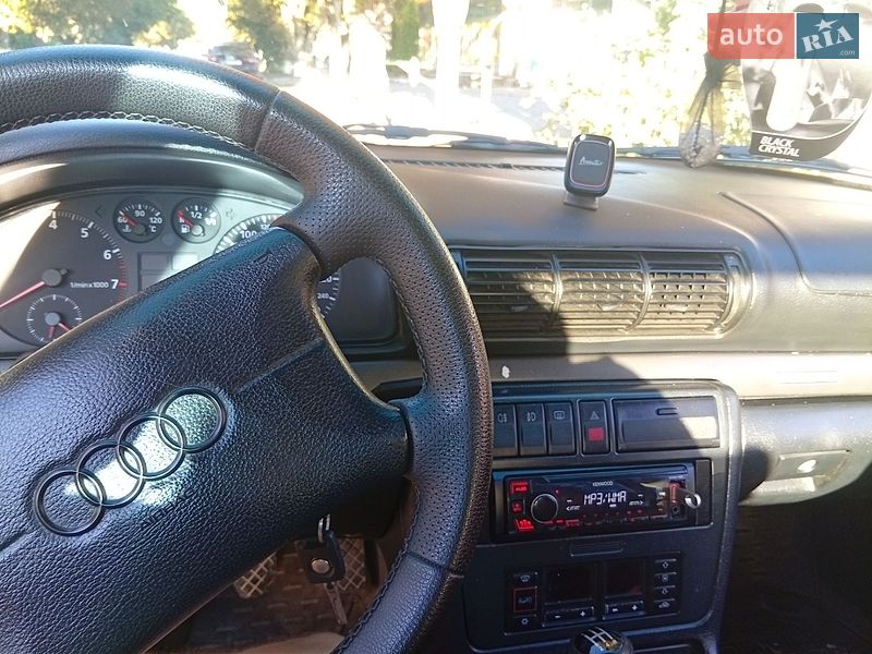 Седан Audi A4 1997 в Захарьевке