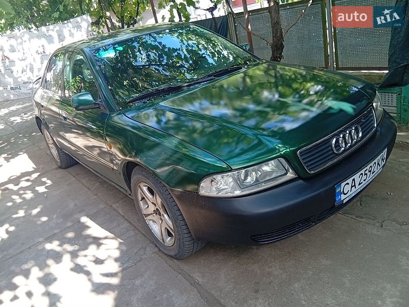 Седан Audi A4 1997 в Захарьевке