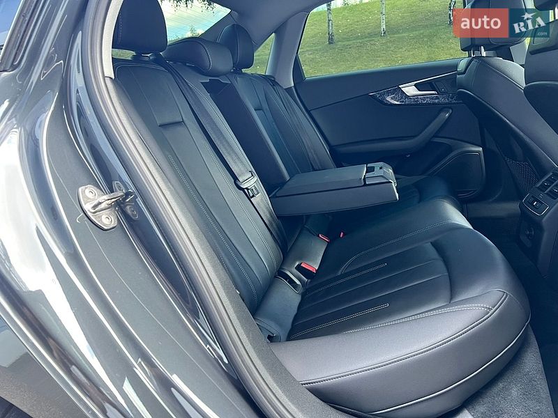 Седан Audi A4 2019 в Киеве