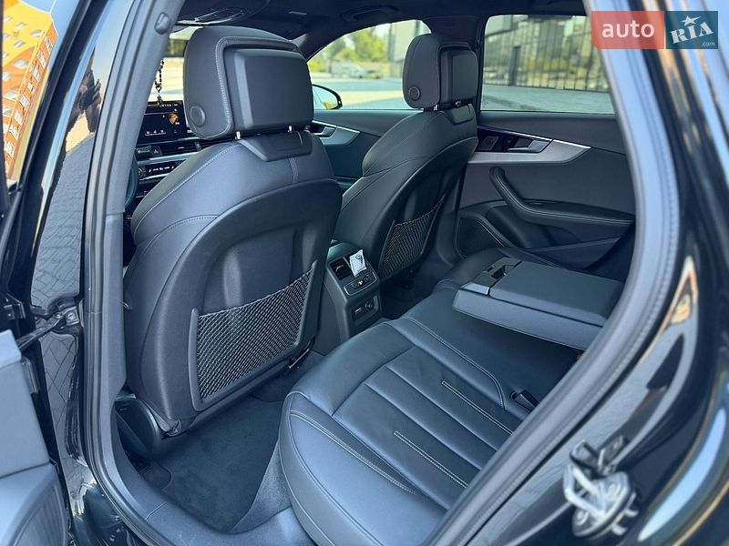 Седан Audi A4 2023 в Дніпрі