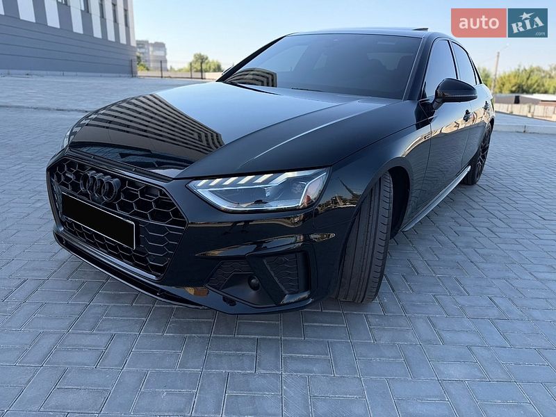 Седан Audi A4 2023 в Дніпрі