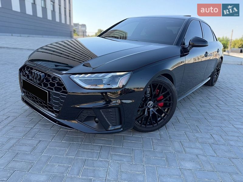 Седан Audi A4 2023 в Дніпрі
