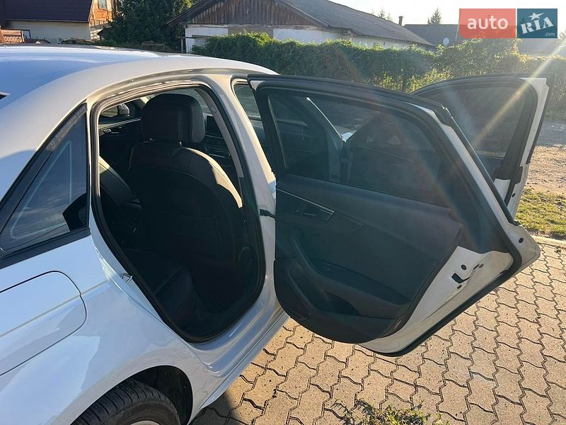 Седан Audi A4 2017 в Болехове