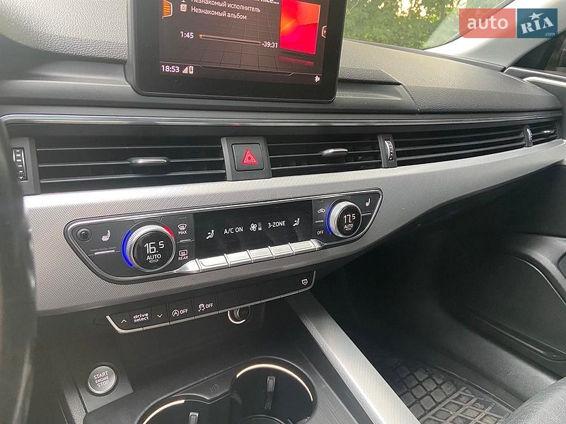 Седан Audi A4 2016 в Хмельницком