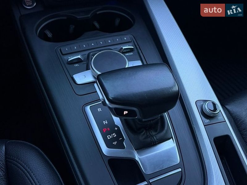 Седан Audi A4 2015 в Полтаве
