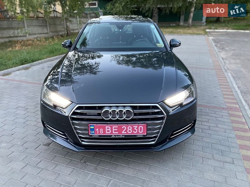 Седан Audi A4 2017 в Дубні