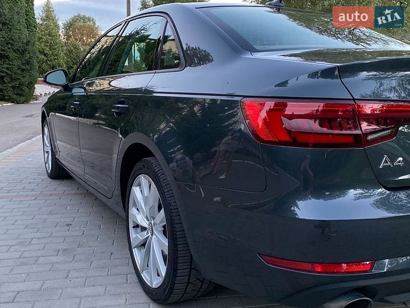 Седан Audi A4 2017 в Дубні