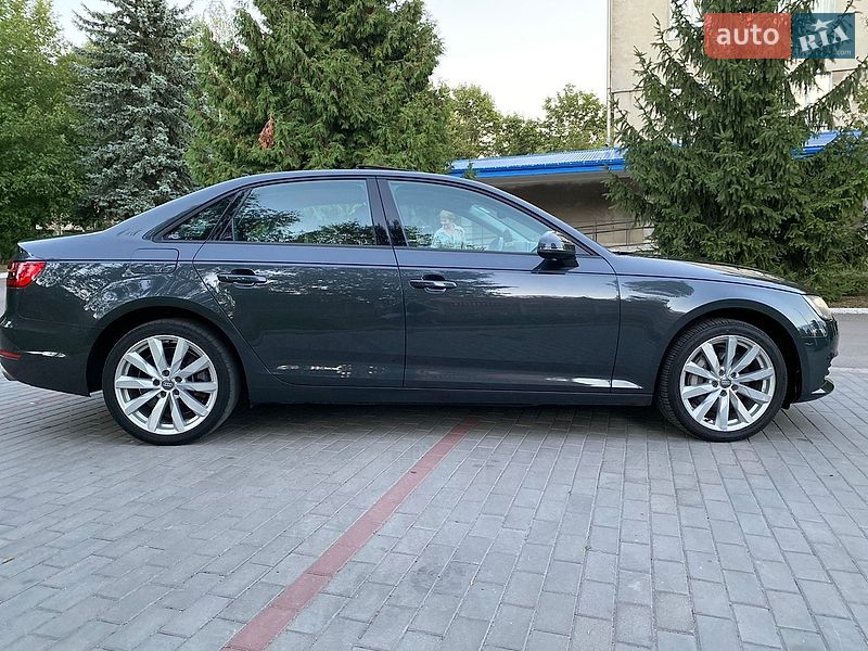 Седан Audi A4 2017 в Дубні