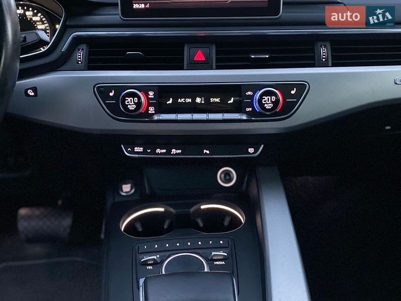 Седан Audi A4 2017 в Дубні