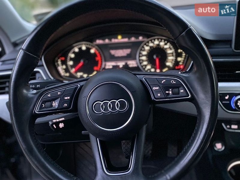 Седан Audi A4 2017 в Дубні