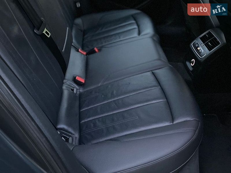 Седан Audi A4 2017 в Дубні