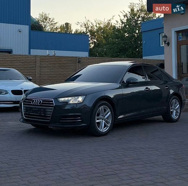 Седан Audi A4 2017 в Николаеве