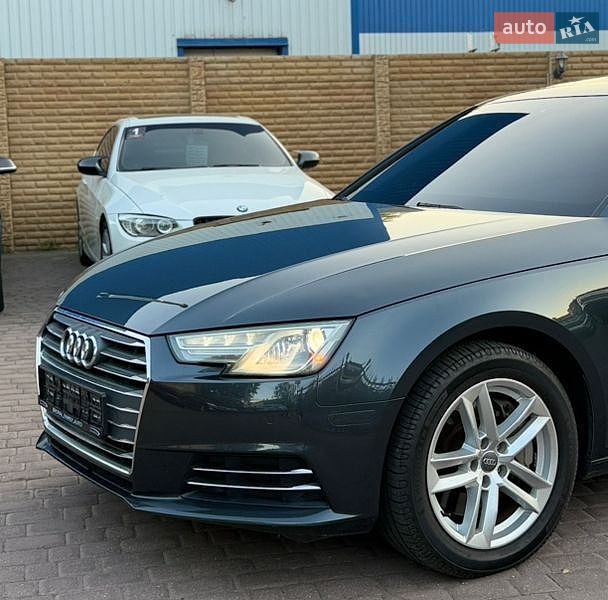 Седан Audi A4 2017 в Николаеве