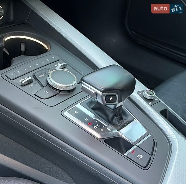 Седан Audi A4 2017 в Николаеве