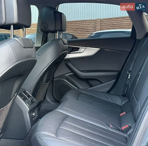 Седан Audi A4 2017 в Николаеве