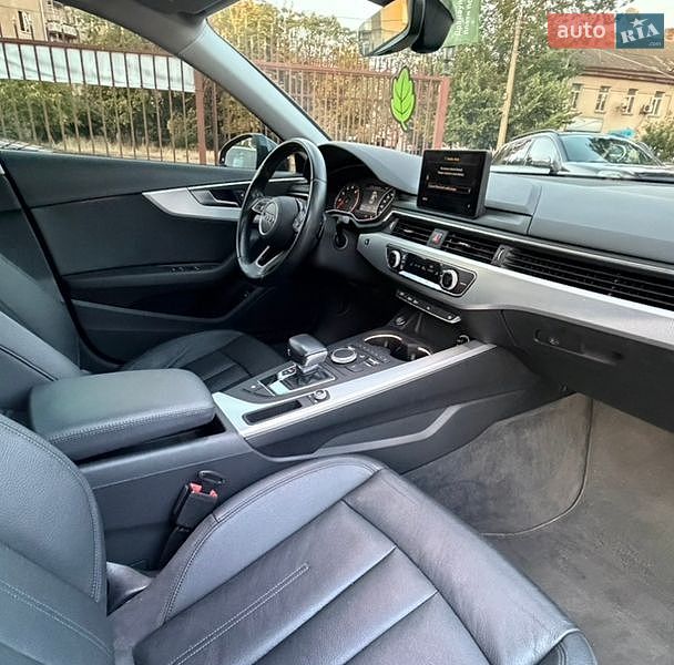 Седан Audi A4 2017 в Николаеве