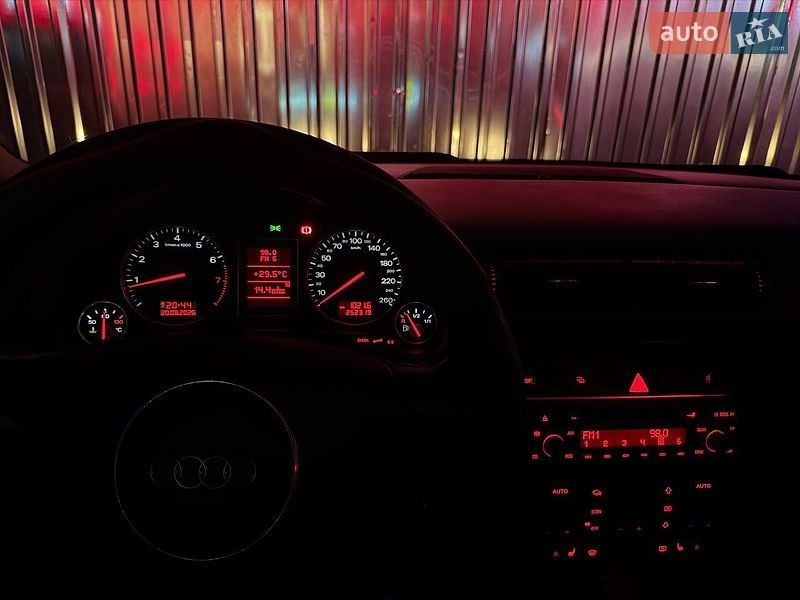 Седан Audi A4 2004 в Черкасах