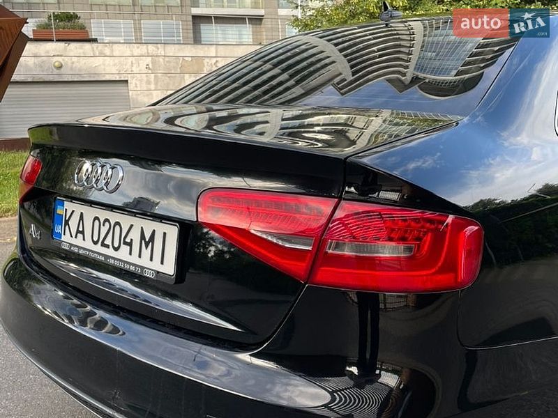 Седан Audi A4 2014 в Києві
