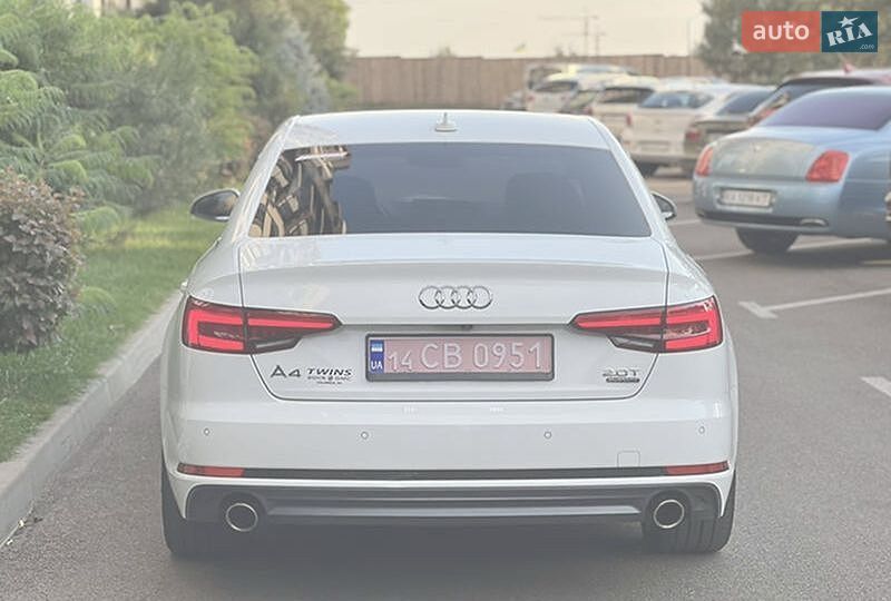 Седан Audi A4 2016 в Львове