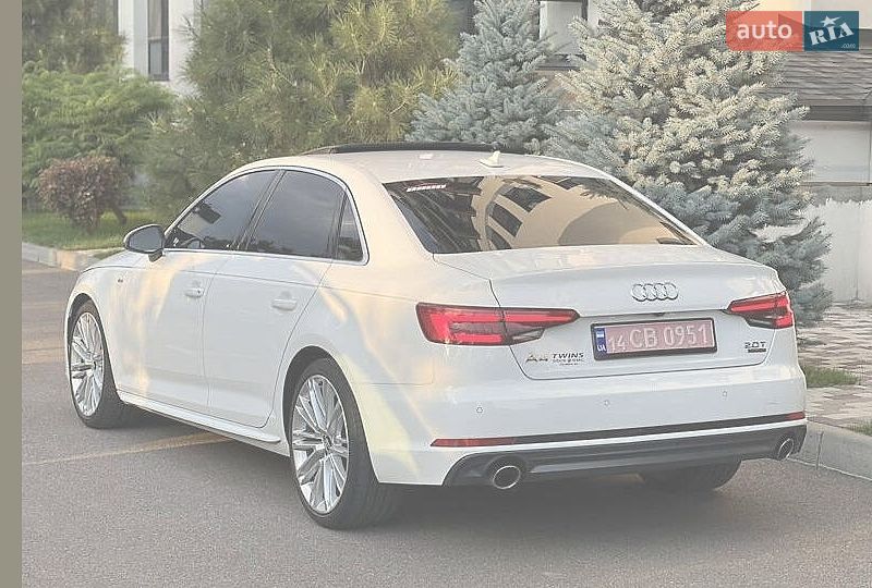 Седан Audi A4 2016 в Львове