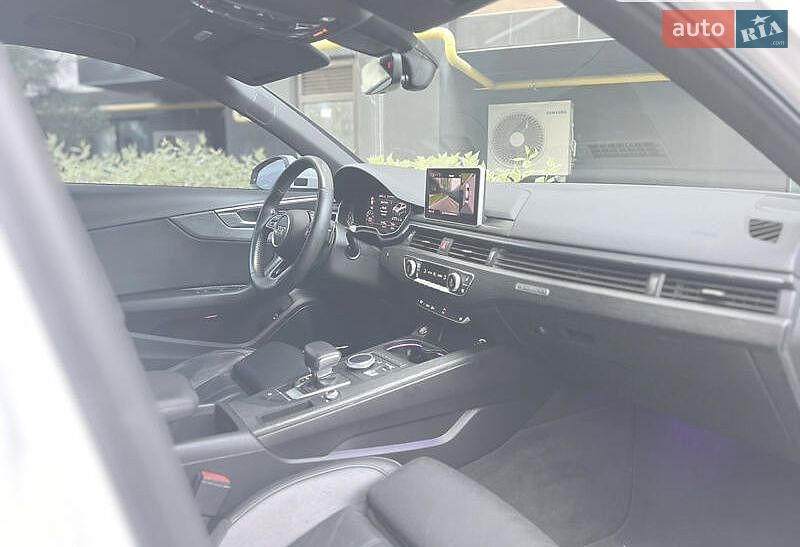 Седан Audi A4 2016 в Львове
