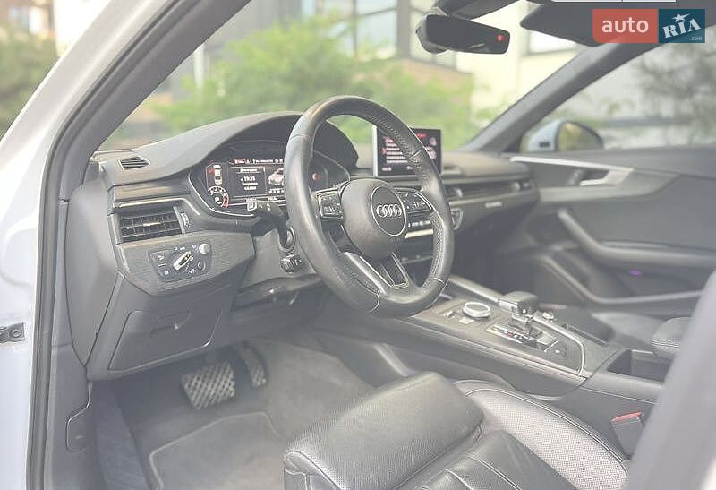 Седан Audi A4 2016 в Львове