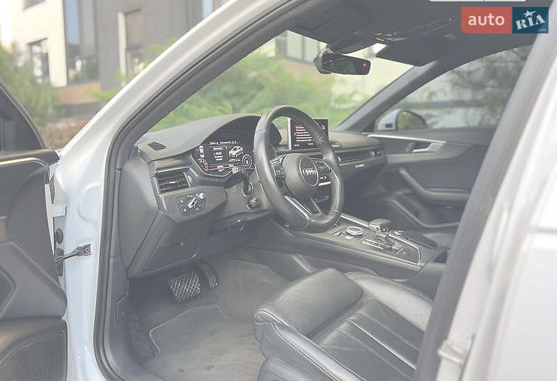 Седан Audi A4 2016 в Львове