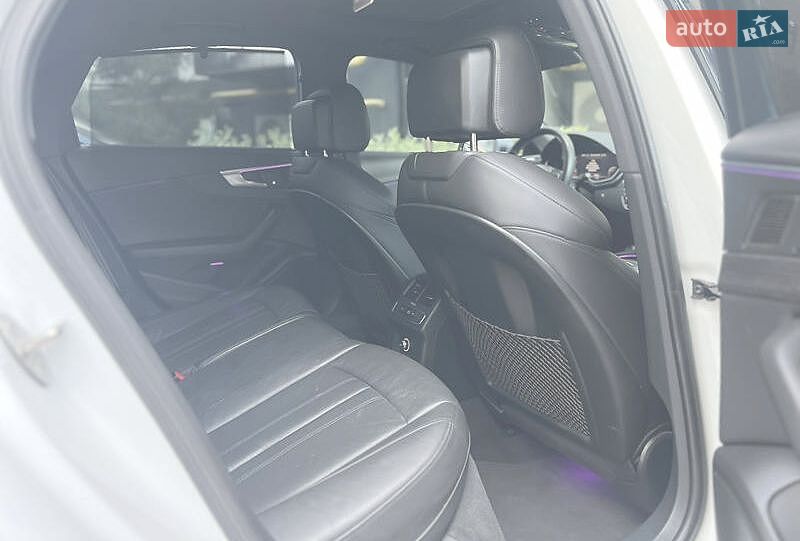 Седан Audi A4 2016 в Львове