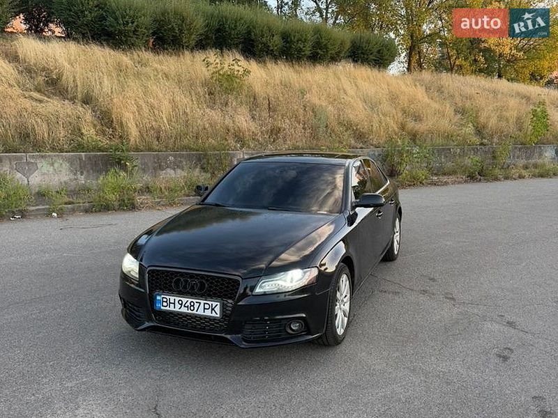 Седан Audi A4 2010 в Киеве