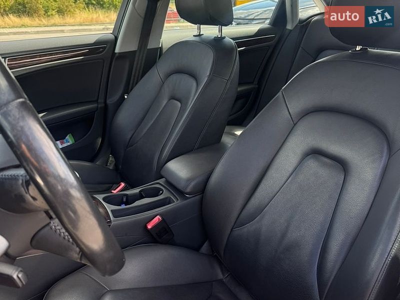 Седан Audi A4 2014 в Києві