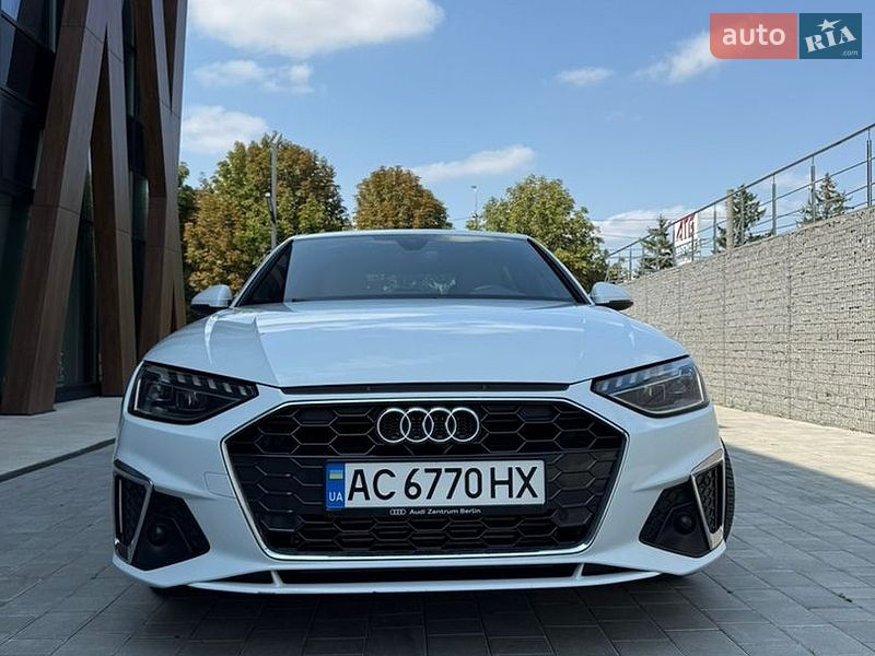 Седан Audi A4 2020 в Луцьку