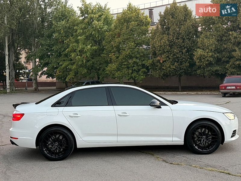 Седан Audi A4 2016 в Запоріжжі