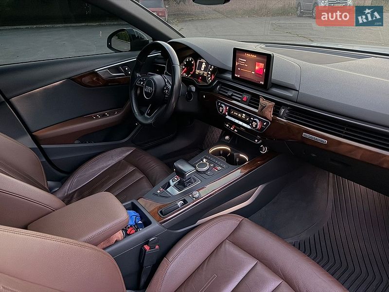 Седан Audi A4 2016 в Запоріжжі