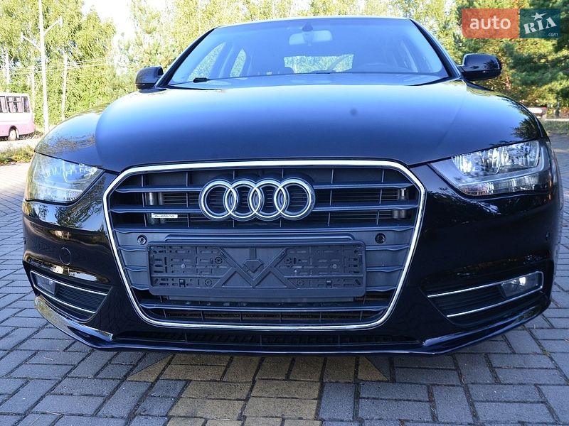 Седан Audi A4 2014 в Дрогобыче